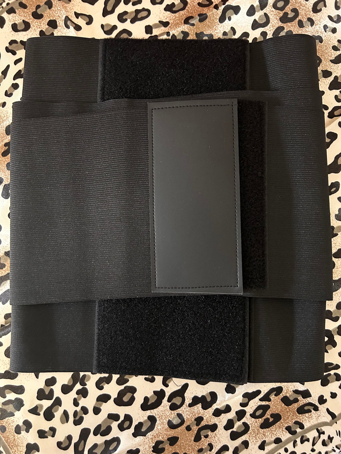 Double layer abdominal compression.